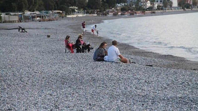 Sahiller turistlere ve hayvanlara kaldı
