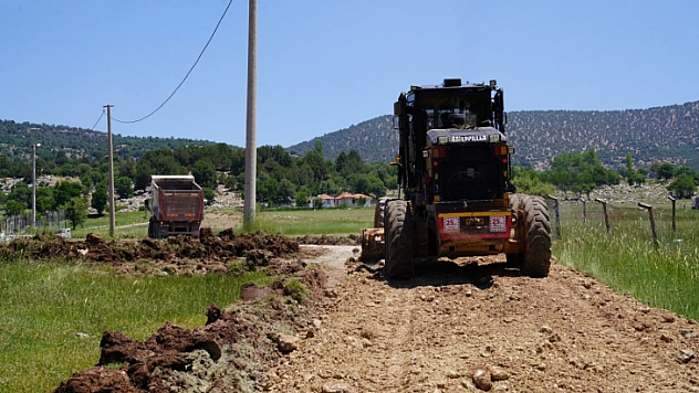 Seydikemer Belediyesi Selden Bozulan Yolları Hızla Onarıyor