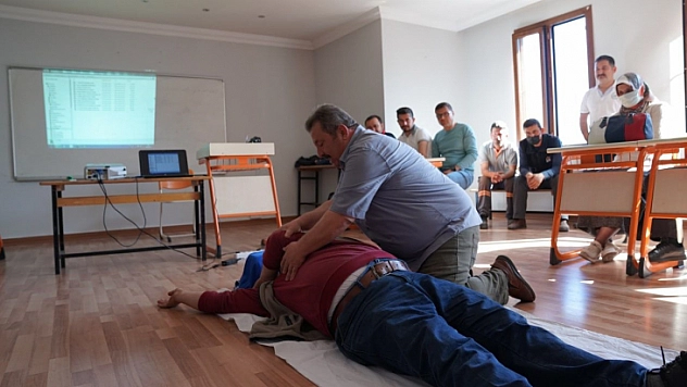 Seydikemer'de belediye personeline ilk yardım eğitimi verildi