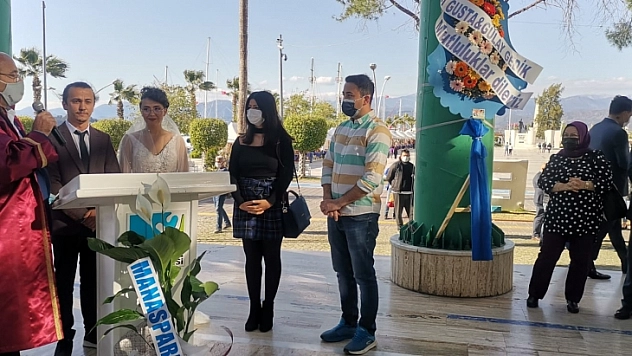 Sümeyye ve Mustafa dünya evine girdi