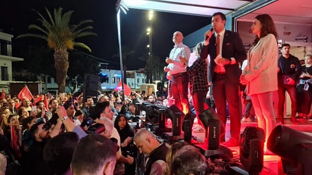 Tamer Mandalinci, meydanda coşkulu kalabalığa seslendi