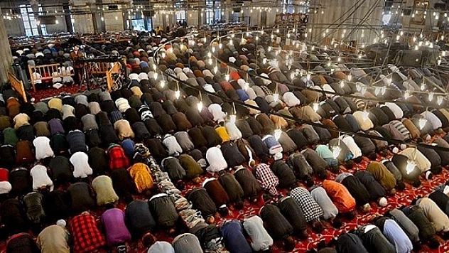 Teravih namazları evde kılınacak