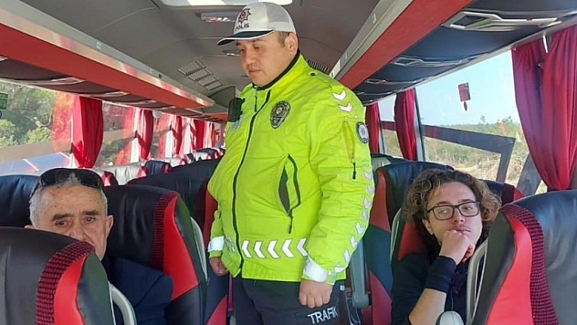 Trafik Ekipleri Yolculara Emniyet Kemerinin Önemini Anlattı
