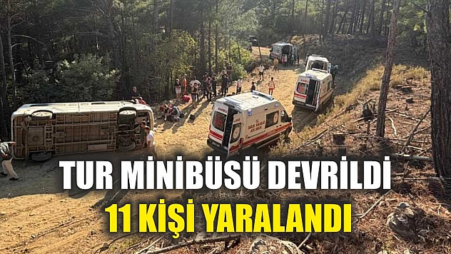 Tur Minibüsü Devrildi: 11 Kişi Yaralandı