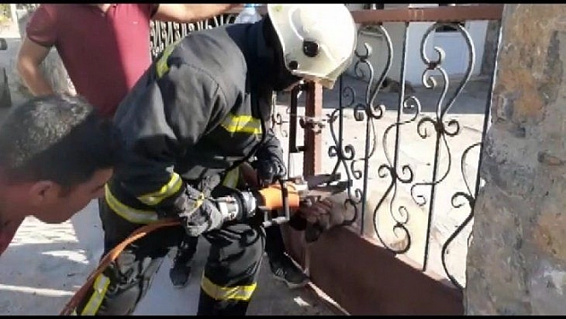 Yaramaz köpeğin imdadına yetiştiler