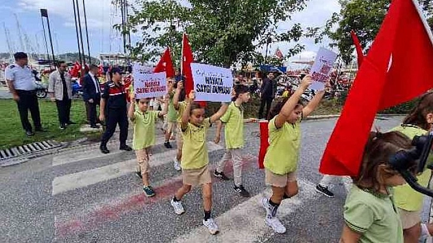 YAYALARA ÖNCELİK DURUŞU, HAYATA SAYGI DURUŞU