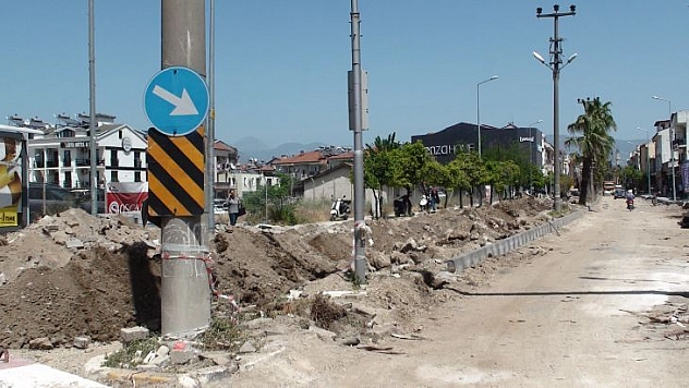 YOL YAPIM ÇALIŞMALARI DEVAM EDİYOR