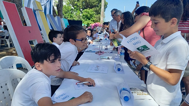 Yunus Nadi İlkokulu'ndan imza günü