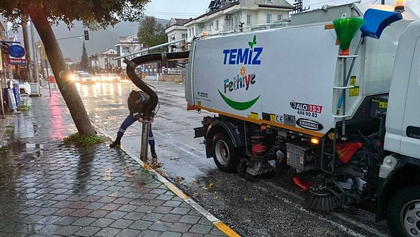 Fethiye Belediyesi'nden yağmur ve fırtınaya karşı 7/24 teyakkuz
