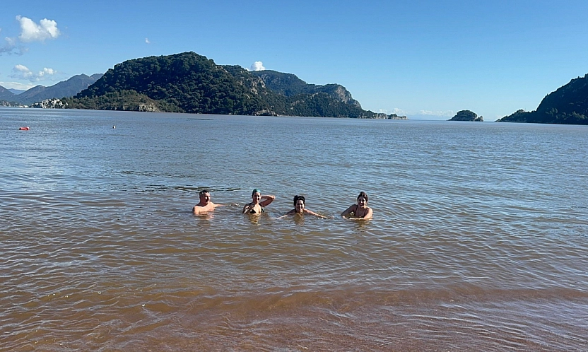 Marmaris'te dün sağanak yağış, bugün deniz keyfi