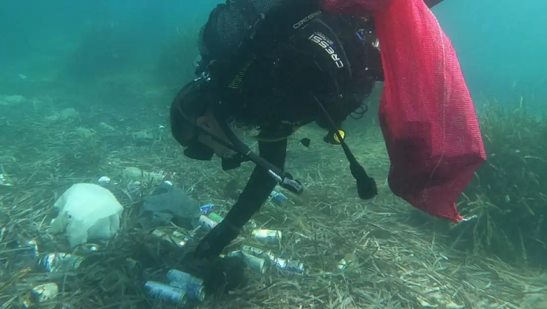 Bodrum'da deniz dibi temizliği yapıldı