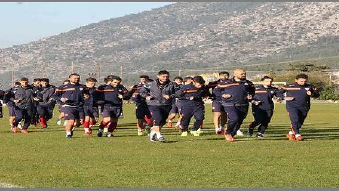 FETHİYESPOR'DA FORMA SAVAŞI