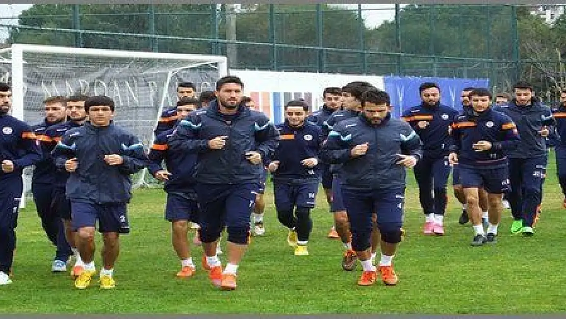 FETHİYESPOR ANTALYA'DA FORM TUTUYOR