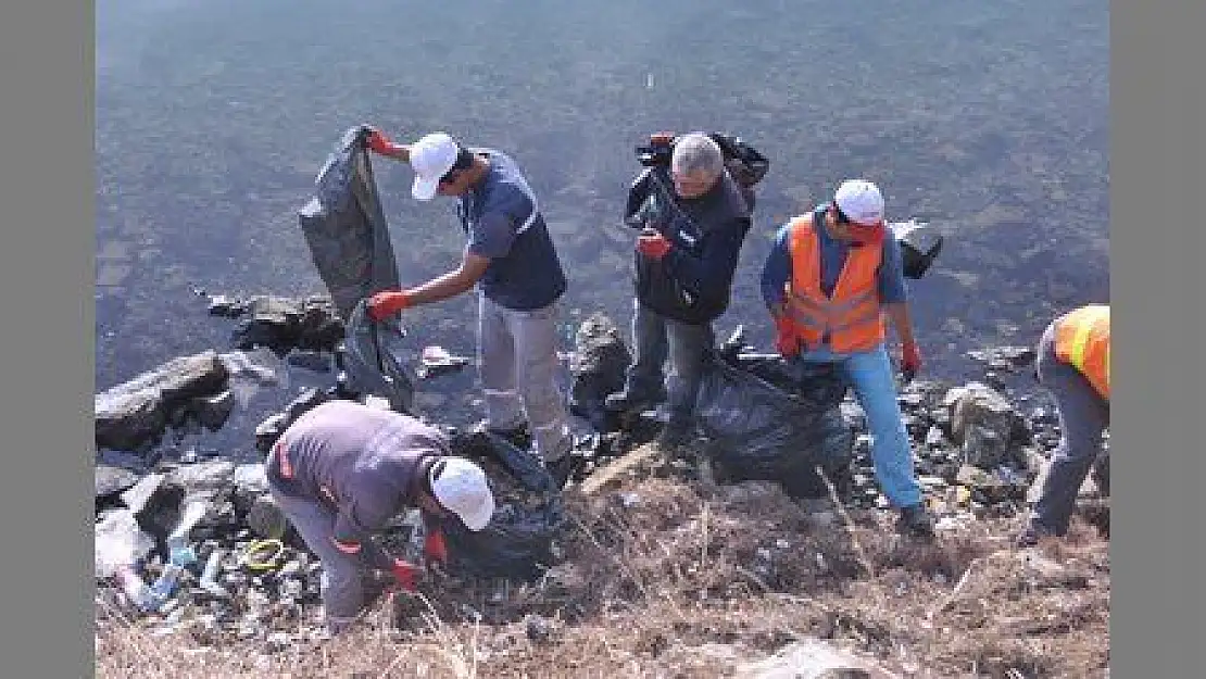 Zabıta Aşıklar Tepesi'ni temizledi