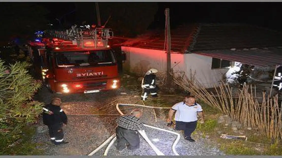 İTFAİYE'NİN ERKEN MÜDAHALESİ EVİ KÜL OLMAKTAN KURTARDI