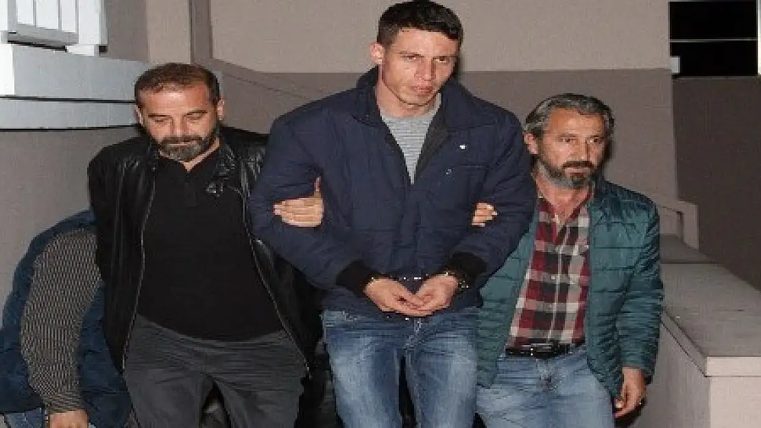 Fethiye ilçesinde önceki gün bir kişinin öldüğü silahlı saldırıyla ilgili gözaltına alınan 9 kişiden 3'ü tutuklandı.