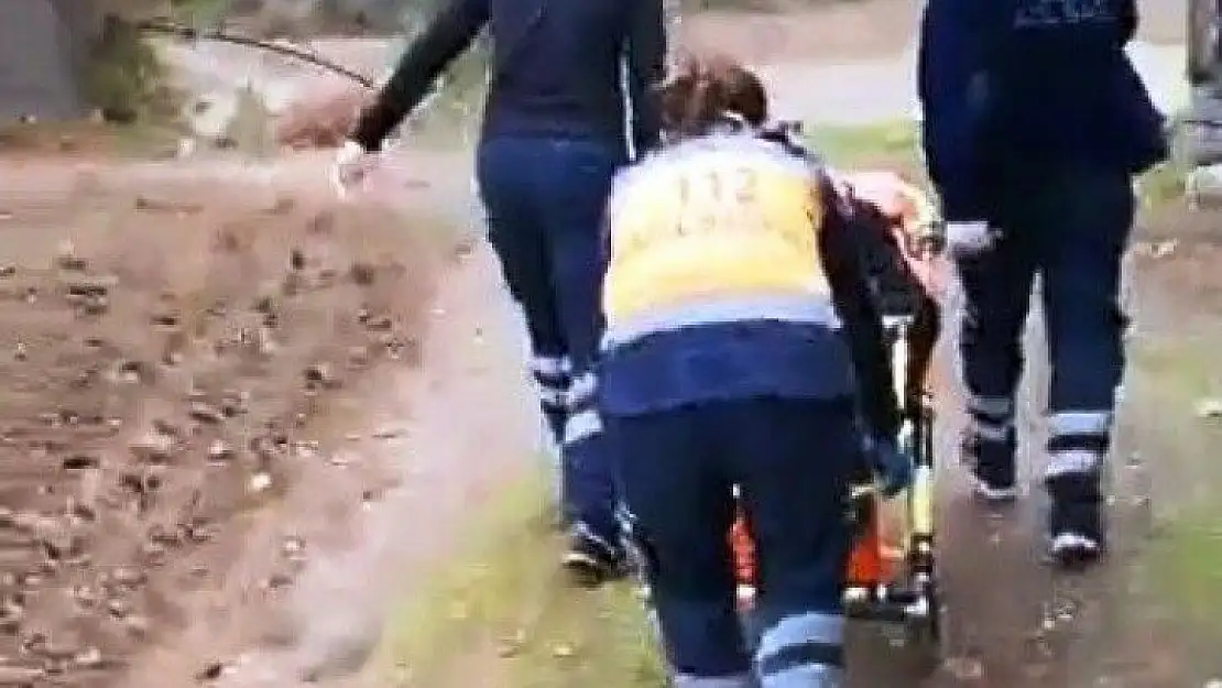 112 ekipleri hastayı 500 metre taşıyıp ambulansa ulaştırdı