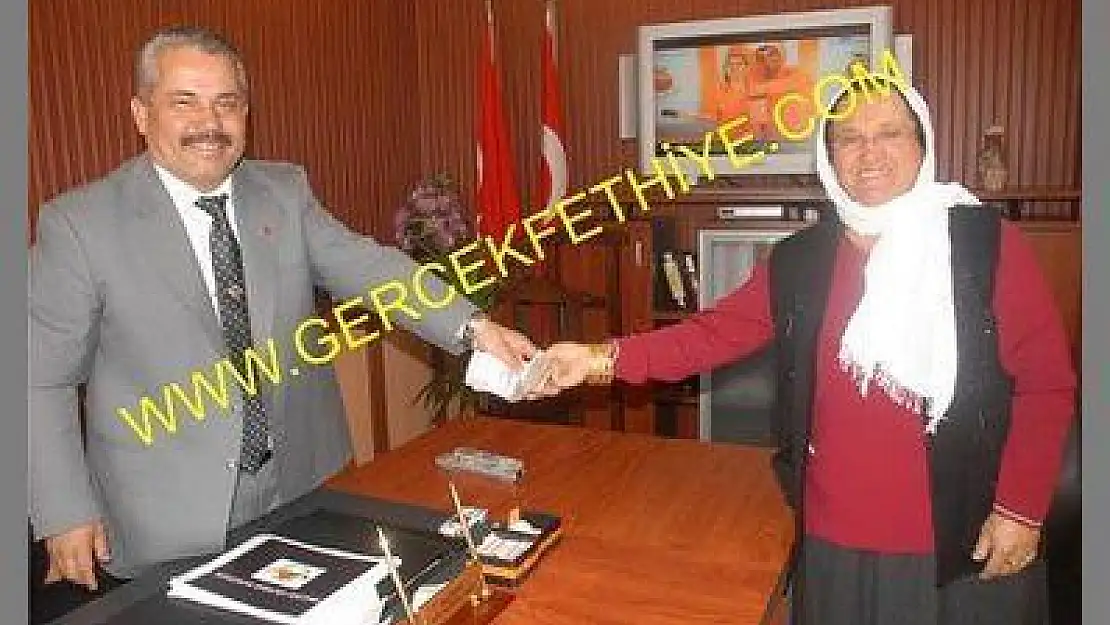 HANIM AĞA AĞALIK ÜCRETİNİ TESLİM ETTİ