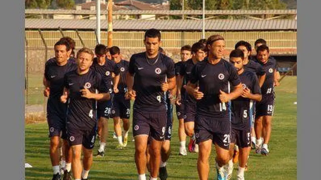 FETHİYESPOR FETHİYE'DE İLK ANTRENMANINI YAPTI