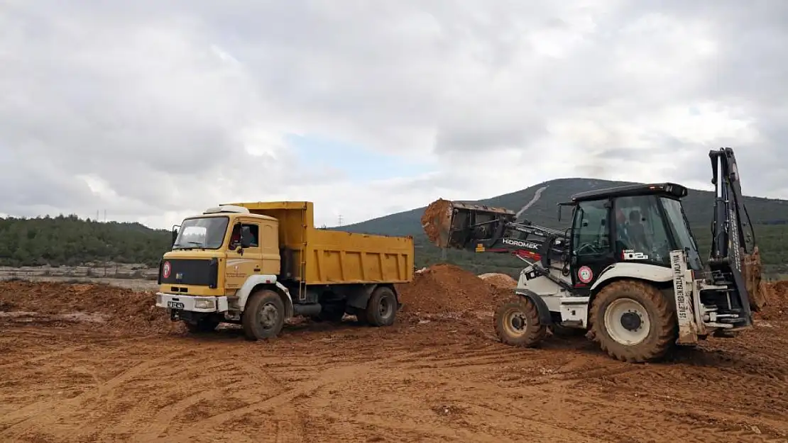 12 Bin kamyondan fazla dolgu malzemesi kullanıldı