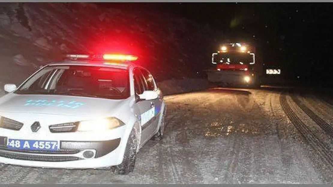 KARAKIŞ YAYLA YOLUNDA ETKİLİ OLUYOR. POLİS UYARIYOR