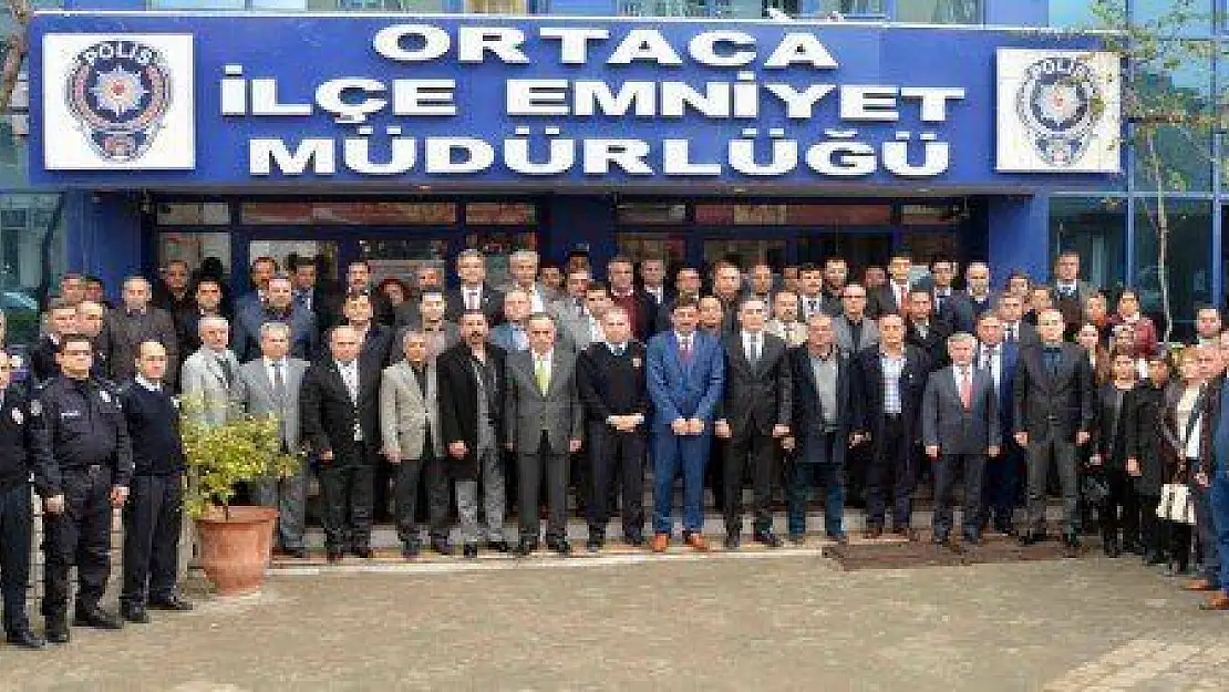 ORTACA POLİSİN YANINDA...