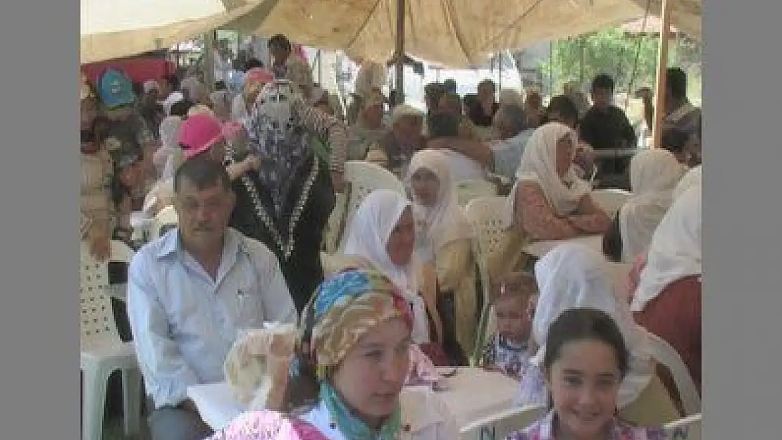 BEREKET VE ŞÜKÜR YEMEĞİNE YOĞUN İLGİ OLDU