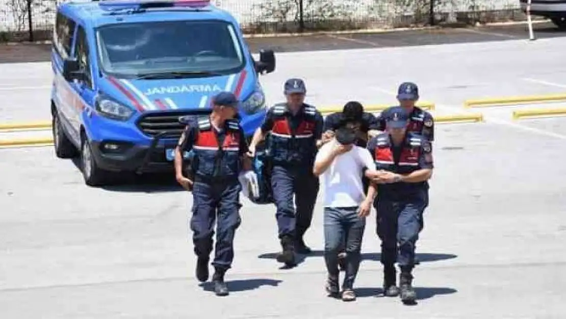 13 yıl kesinleşmiş hapis cezası vardı, kimlik kontrolünde yakayı ele verdi