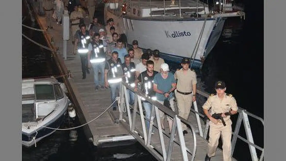 FETÖ'den aranan 9 zanlı Rodos Adası'na kaçmaya çalışırken yakalandı