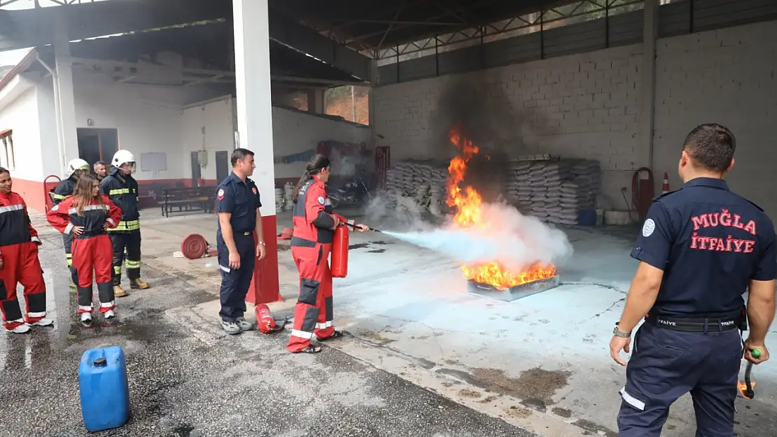 15 Gazeteci 'Temel İtfaiyecilik Eğitimi' Aldı