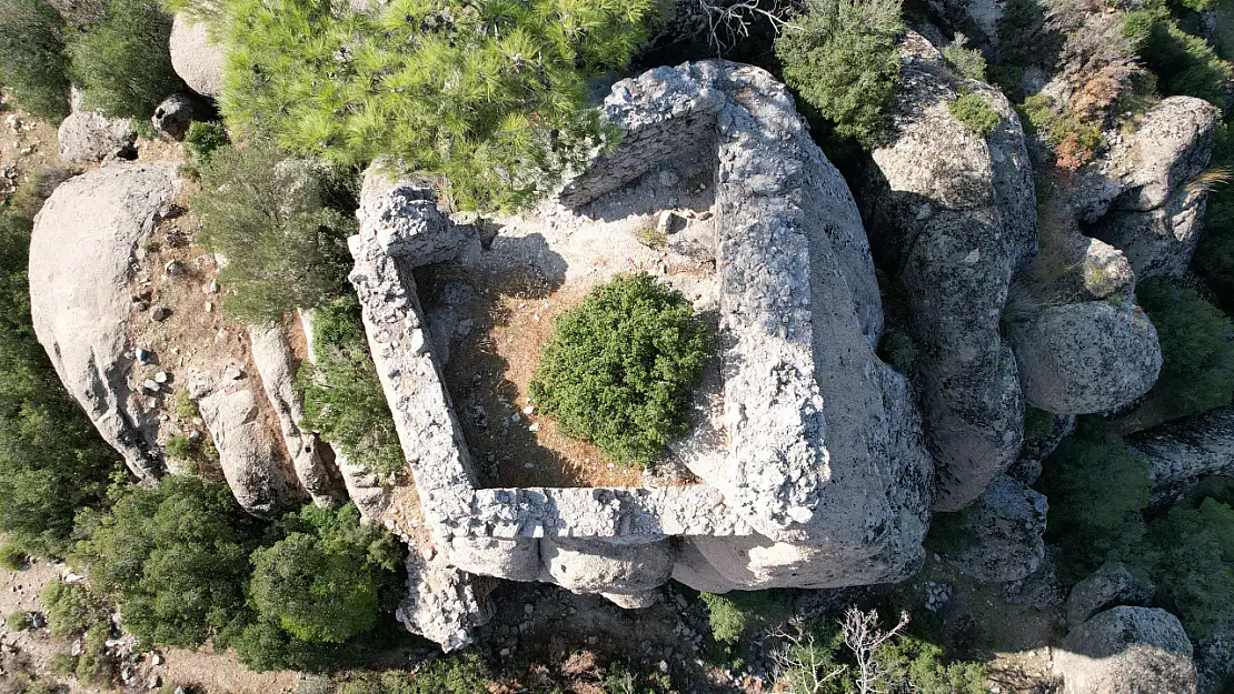 1500 yıldır ayakta olan manastır zamana direniyor