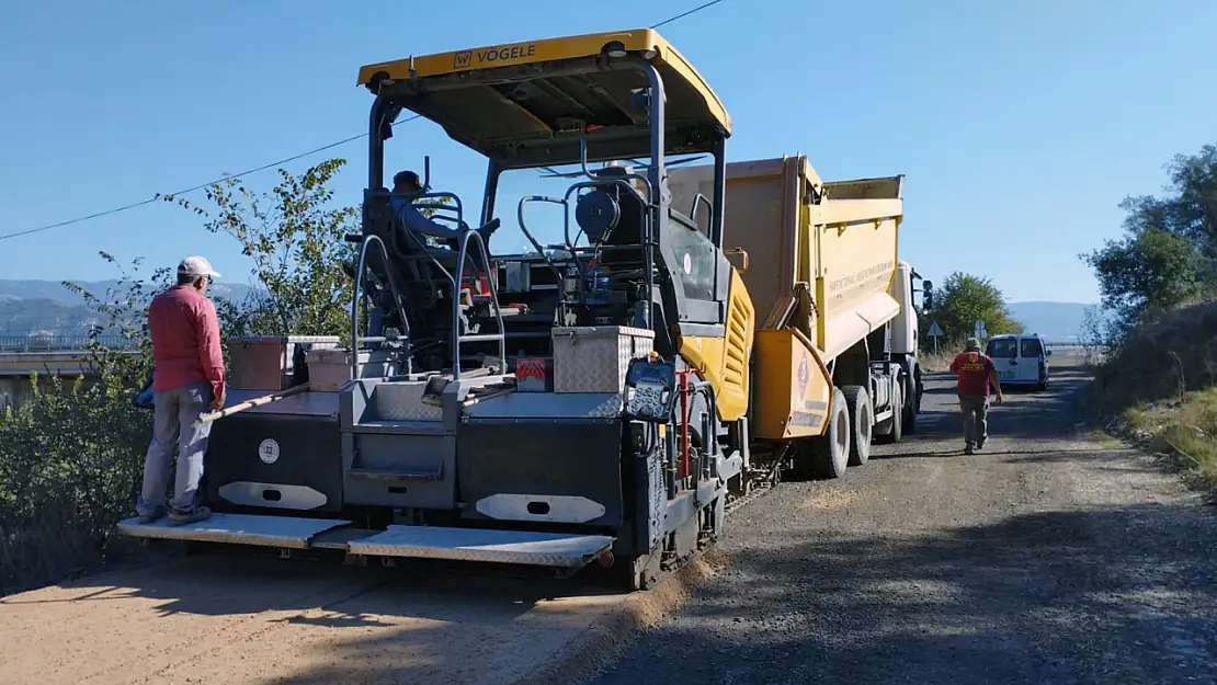 160 Milyon TL'lik yatırımla 40 mahallede 206 km'lik yol çalışması