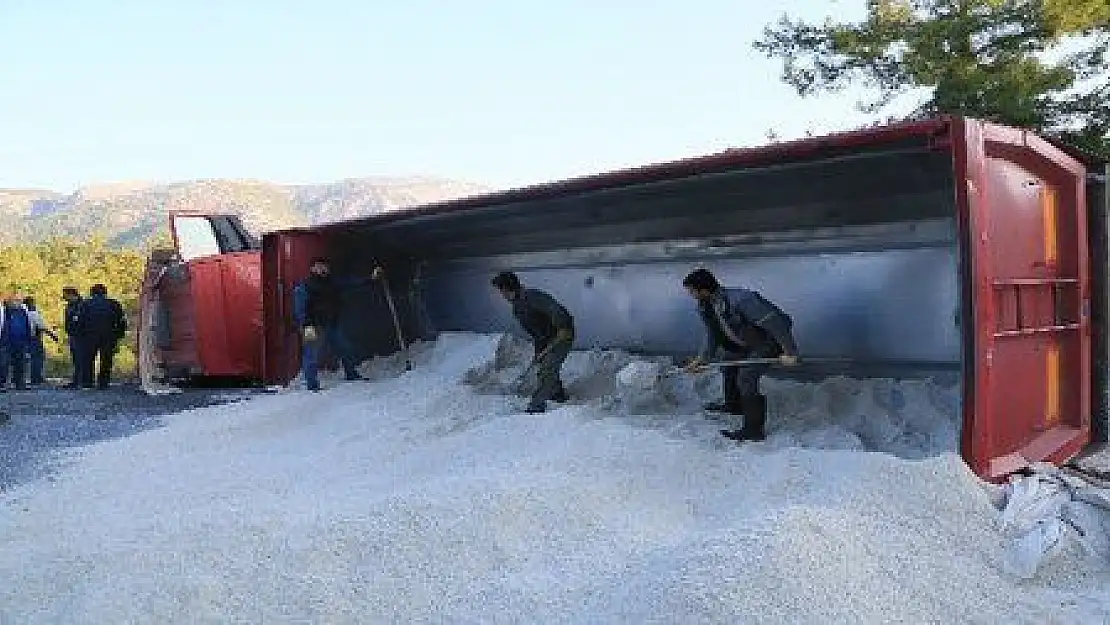 Maden yolunda trafik kazası: 1 ölü, 1 yaralı