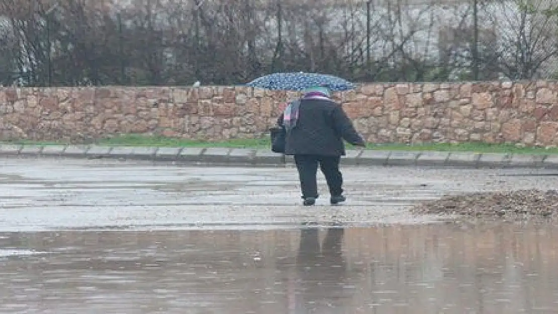 SAĞANAK VE DOLU BODRUM'DA HAYATI FELÇ ETTİ...