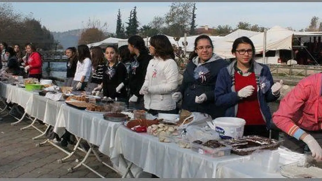 OKUL İHTİYAÇLARINI GİDERMEK AMACI İLE KERMES DÜZENLENDİ