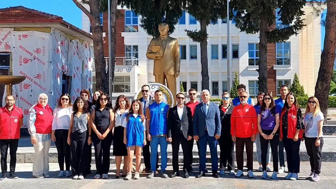 19 Mayıs Kutlamaları Köyceğiz'de Çelenk Sunma Töreni İle Başladı