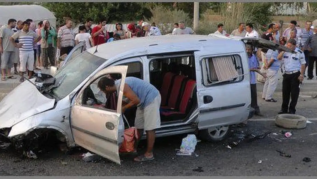 OTOMOBİLDE CAN PAZARI YAŞANDI. 4 YARALI