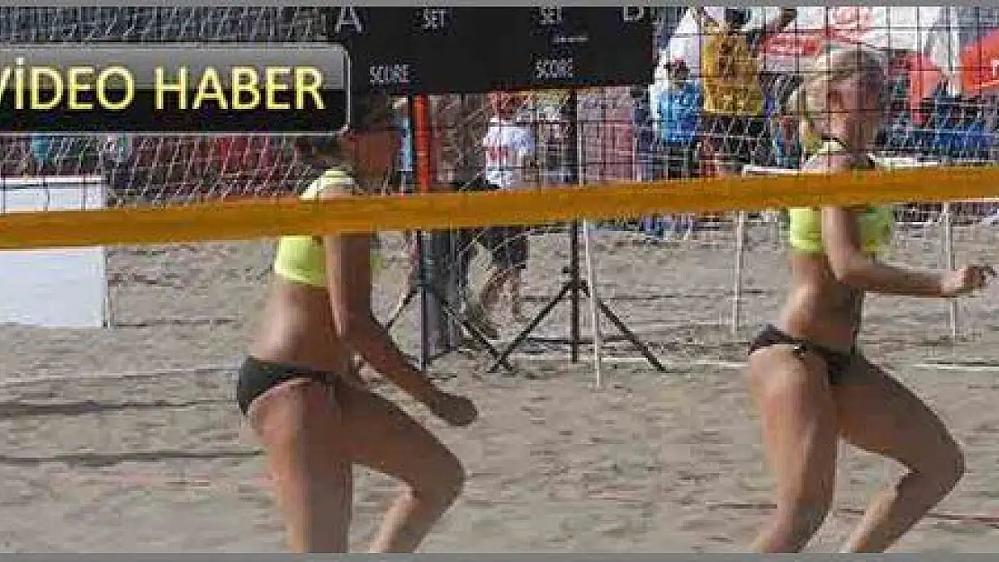 PLAJ VOLEYBOLU NEFESLERİ KESİYOR