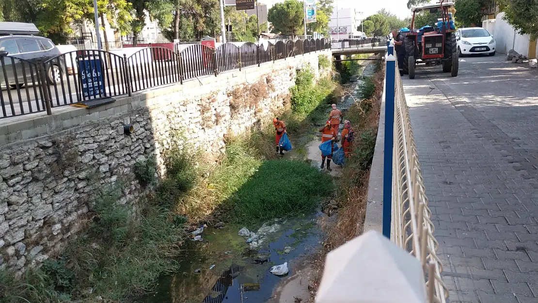 2 Traktör Dolusu Çöp Ve Atık Toplandı