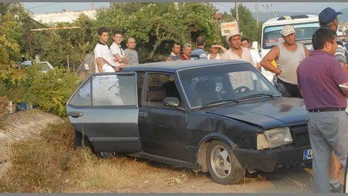 EHLİYETSİZ SÜRÜCÜ NERDEYSE KANALA UÇUYORDU (görüntülü)