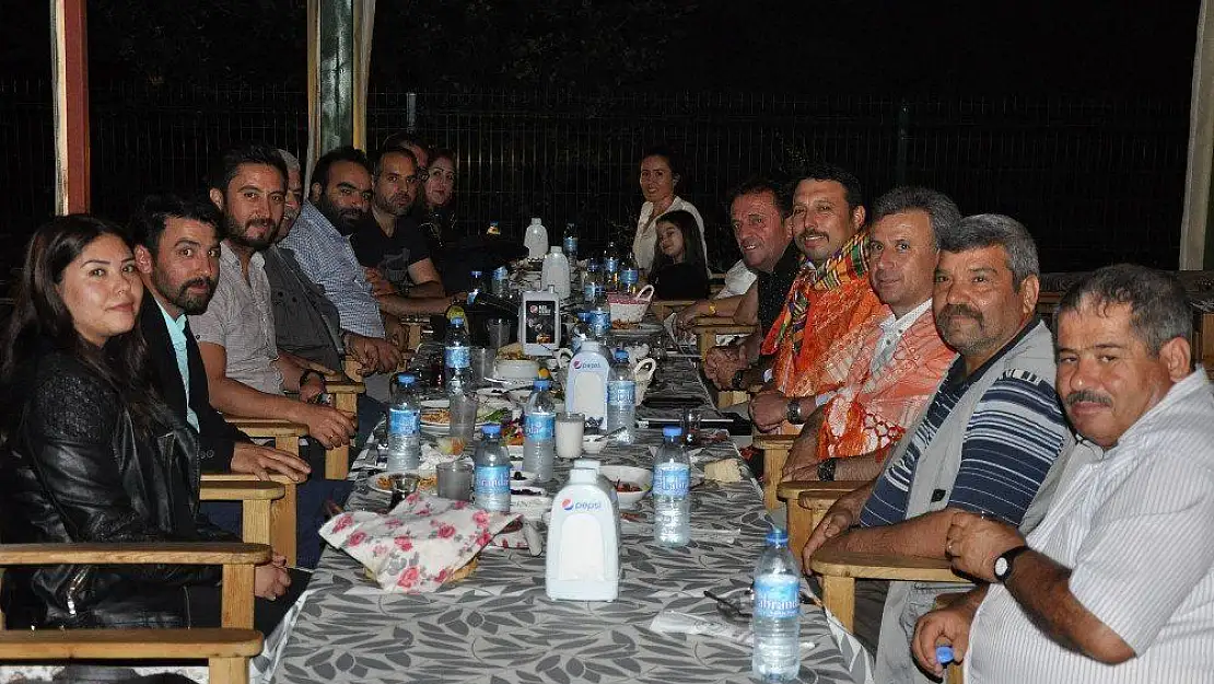 Yörükler iftar yemeğinde basınla buluştu