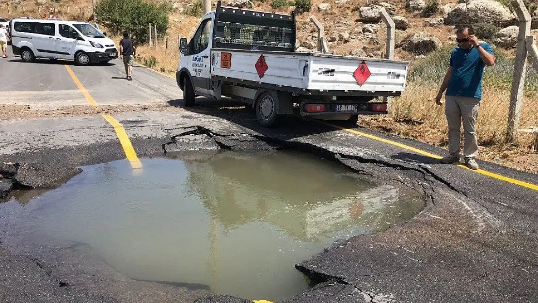 Bodrum'da su isale hattı patladı