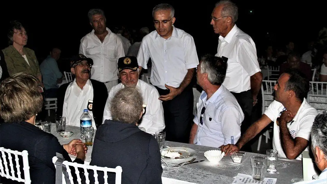 Datça Kaymakamlığından şehit aileleri ve gazilere iftar yemeği