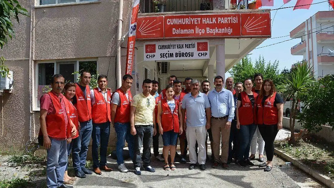 CHP'li gençlerden Dalaman'da seçim çalışması