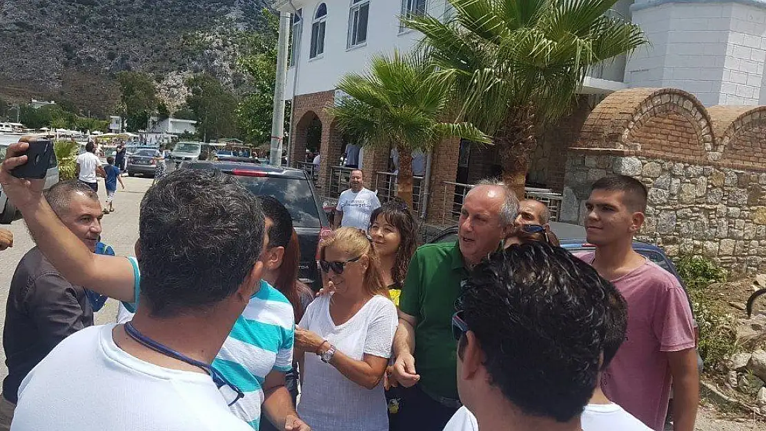 Muharrem İnce, ailesiyle birlikte Marmaris'te tatil yapıyor