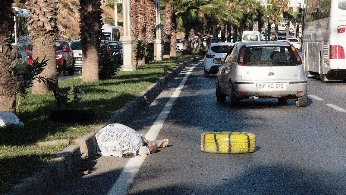 Yaşlı adamın hayatını kaybettiği trafik kazası güvenlik kameralarına yansıdı