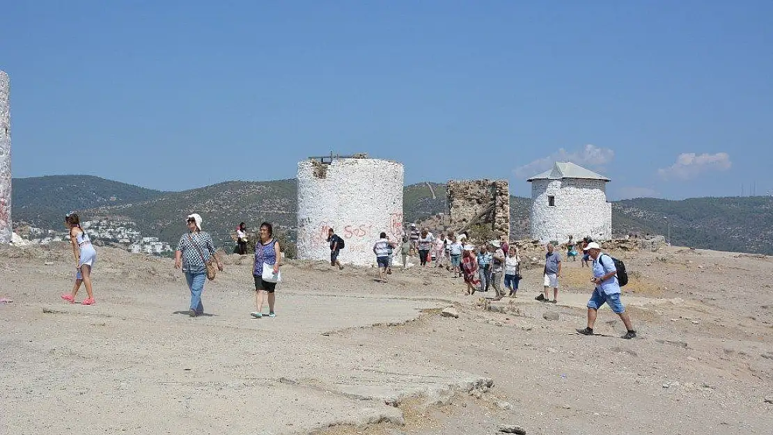 100 Yaş Evi üyeleri Yatağan ve Bodrum'u gezdi