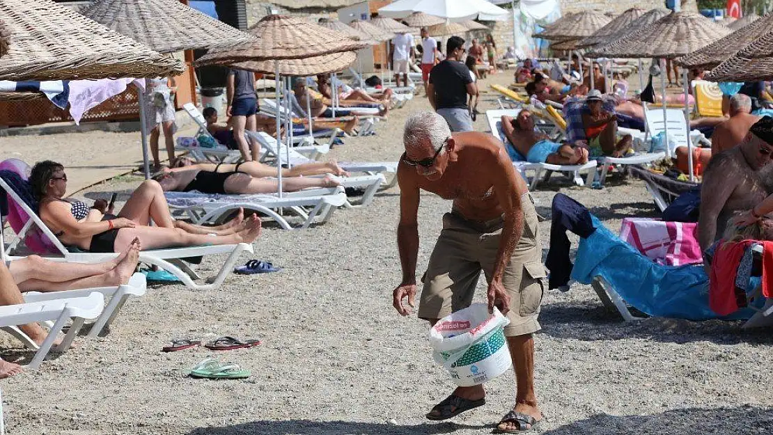 'Bodrum için 3 Dakika' plaj temizliği devam ediyor