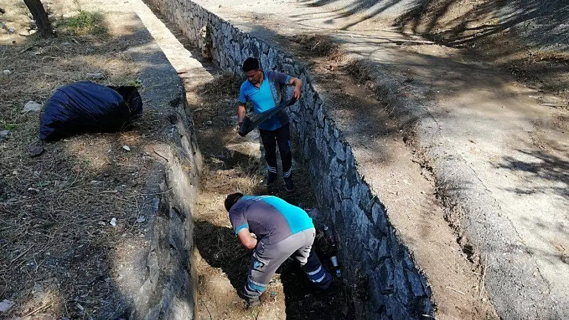 Marmaris'te dere yatakları temizlendi