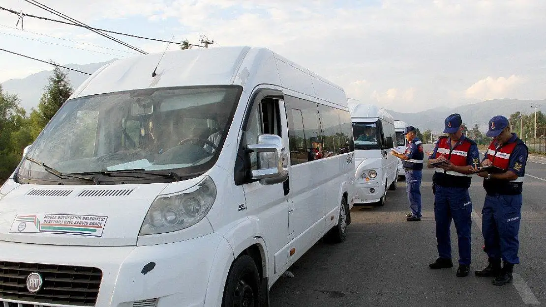 Fethiye'de jandarma okul servislerini mercek atına aldı